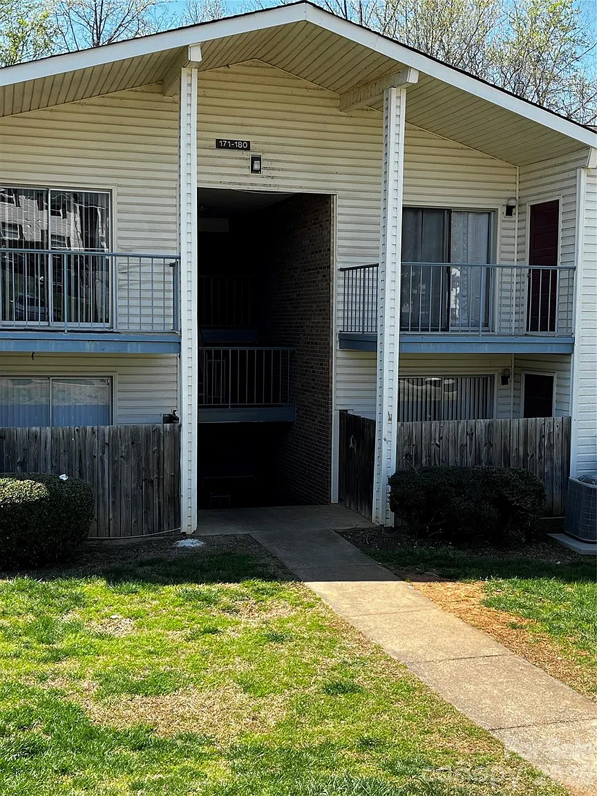 7984 Shady Oak Trl photo 1