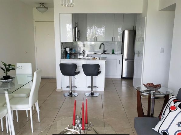 3551 SW 9th Ter APT 411