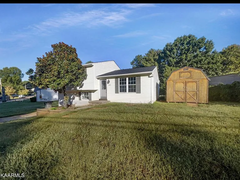 4309 Twin Pines Dr — Photo 1
