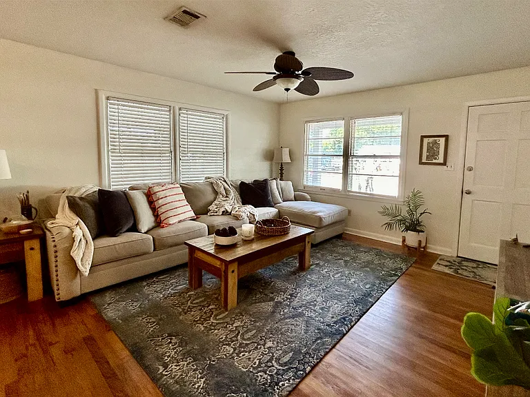 121 San Carlos Ave — Photo 6