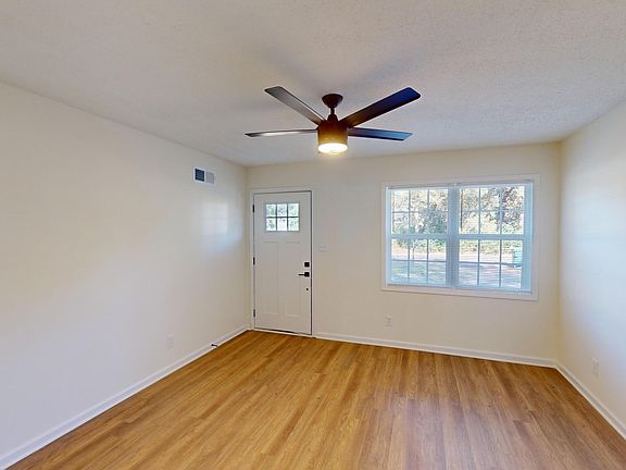 4th image of 8477 Southaven Cir W