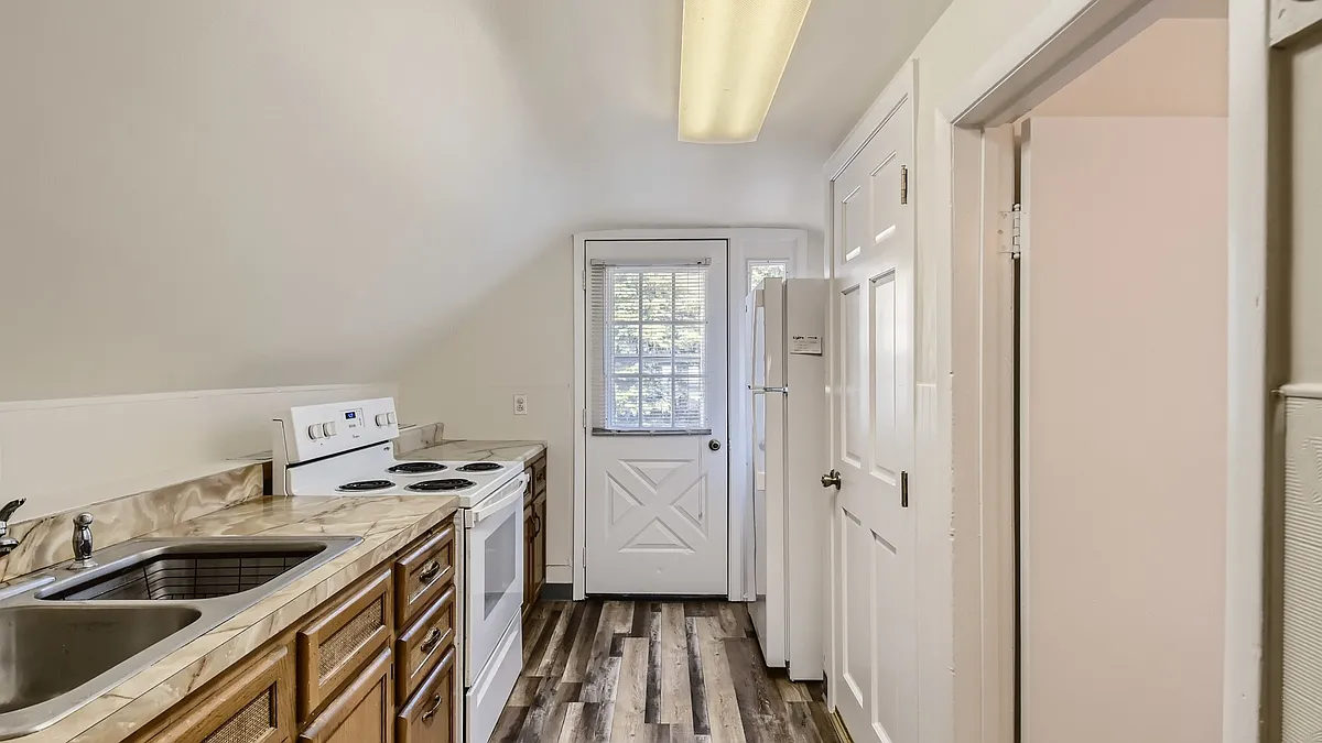 Building Photo - 512 Porter St #2