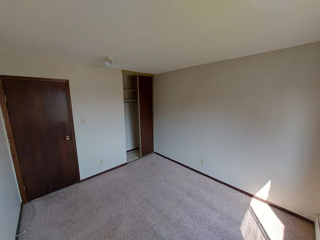 Large 2 Bedroom Suite — Photo 3