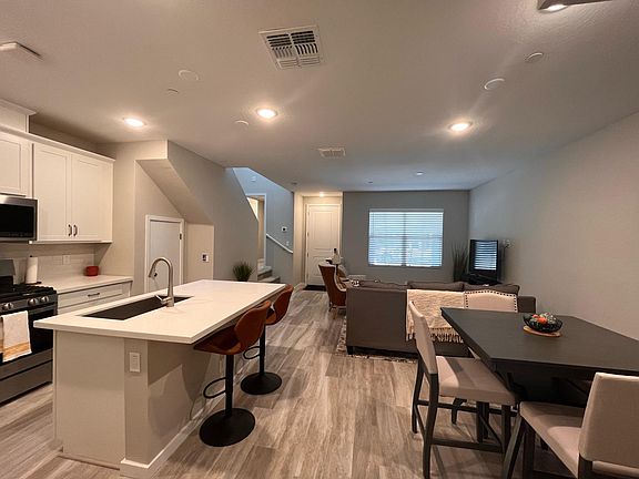 Kitchen/Dining facing front door