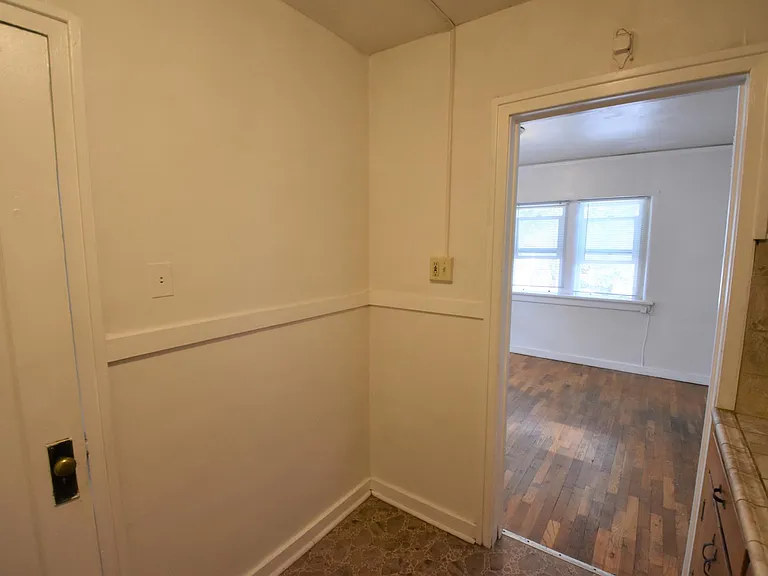 1145 Pennsylvania Ave #4 — Photo 11