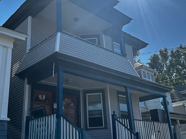 310 Division St — Photo 2