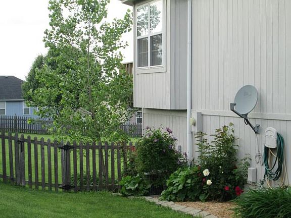 3rd image of 618 Brome Dr