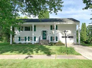 1305 Skyline Dr, Decorah, IA 52101