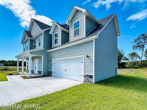 3rd image of 152 Woodford Drive