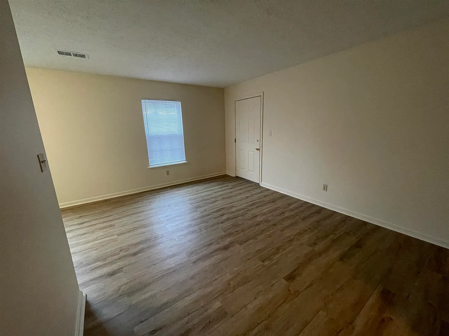 2 bed, $975 — Photo 2