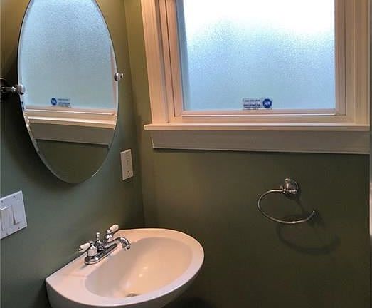 3rd image of 345 Cloverdale Ave