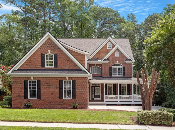 207 Lindemans Dr, Cary, NC 27519