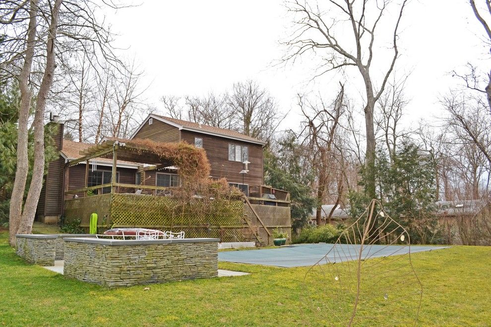 33 Spring Close Hwy, East Hampton, NY 11937 | Out East