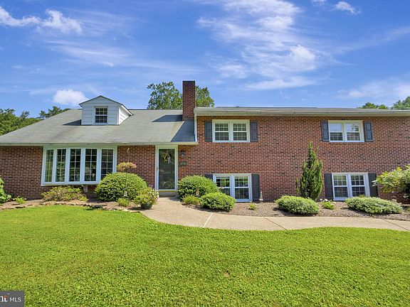 3rd image of 3716 Valley Brook Dr