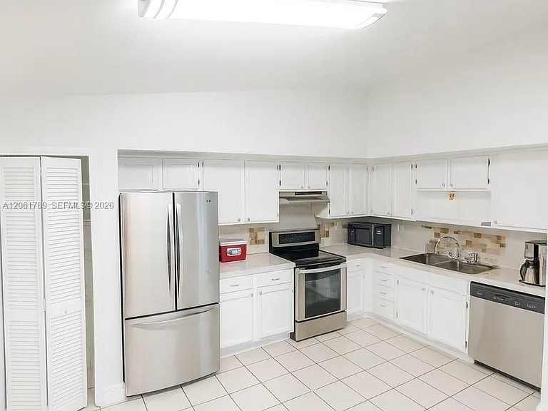 10385 SW 209th Ln — Photo 4