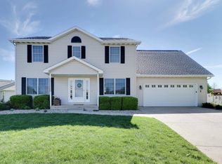 2 Cashmere Ct, Bloomington, IL 61705