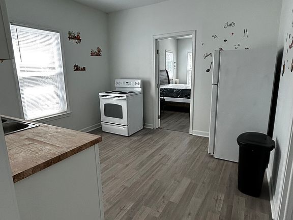 5th image of 2809 7th St SW #A