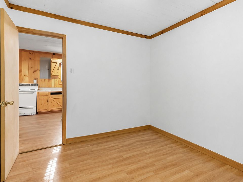 25th image of 155 County Rd