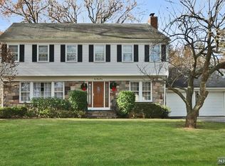 135 13th St, Cresskill, NJ 07626