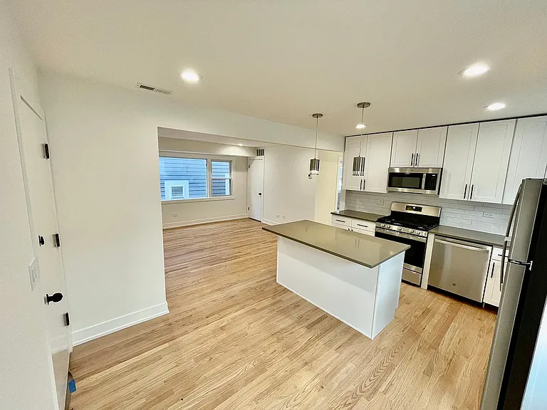 4628 N Winchester Ave #3W — Photo 3
