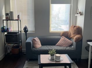 1033 Pearl St, Philadelphia, PA 19107