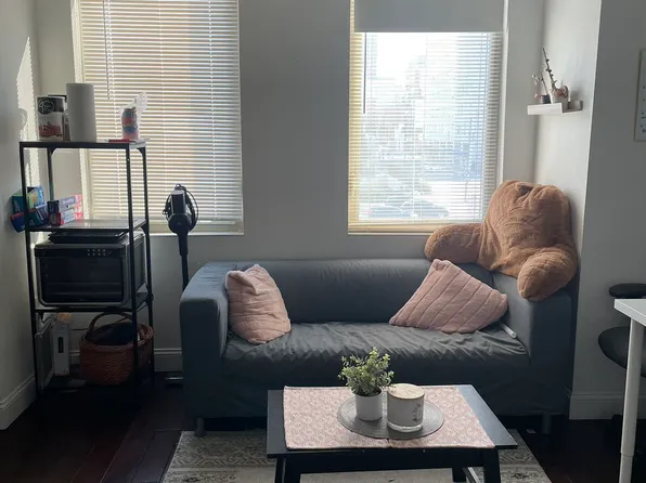 1033 Pearl St #4F, Philadelphia, PA 19107