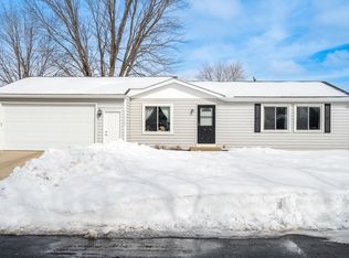 112509 E Scott Ln, Chaska, MN 55318