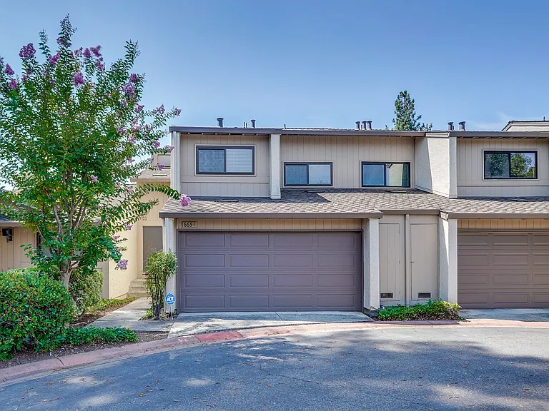 6651 Bunker Hill Ct — Photo 1