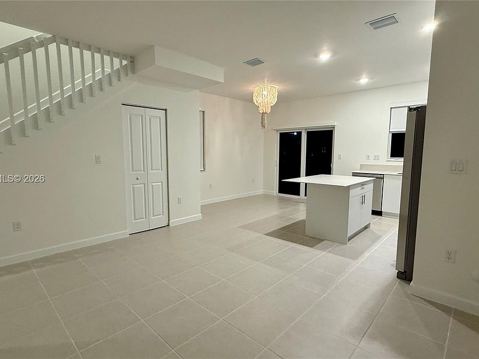 1st image of 2617 SE 27th Dr #2617