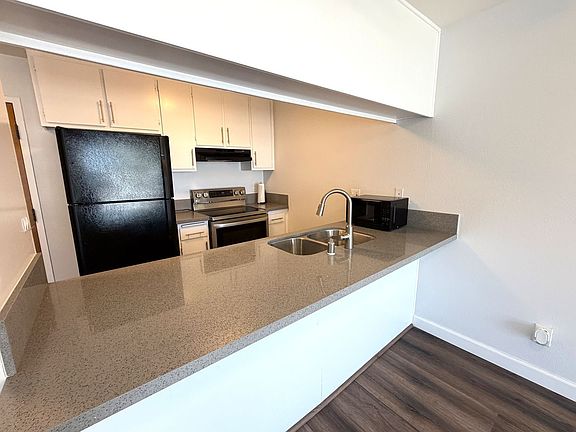 5th image of 8034 Linda Vista Rd APT 2V