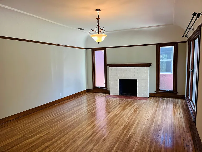 1555 Campus Rd — Photo 5
