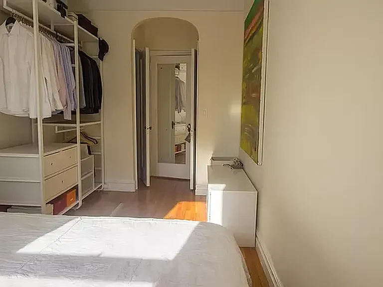 21 Bank St #3R — Photo 4