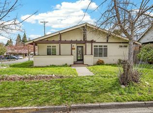 24 Dewey St, Ashland, OR 97520