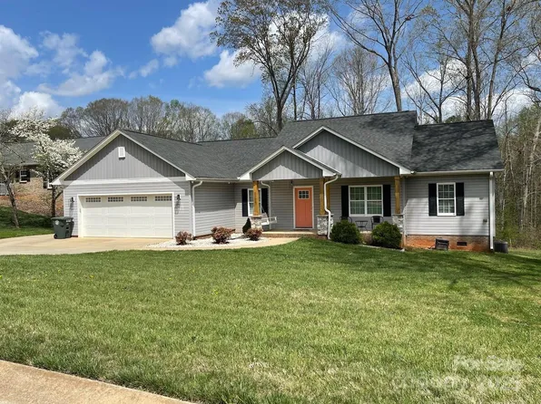 2222 Evergreen Dr, Newton, NC 28658