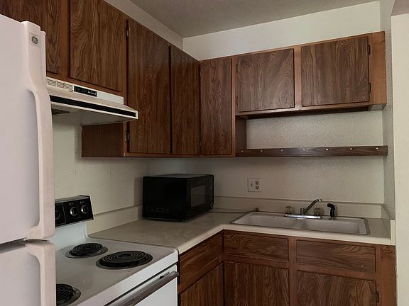4th image of 1313 Burton Ct #2