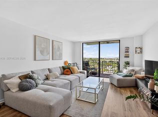 2350 NE 135th St APT 901, North Miami, FL 33181