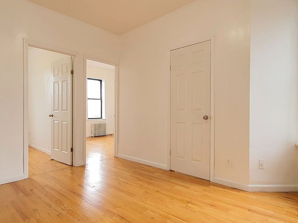1st image of 154 Grand St APT 22