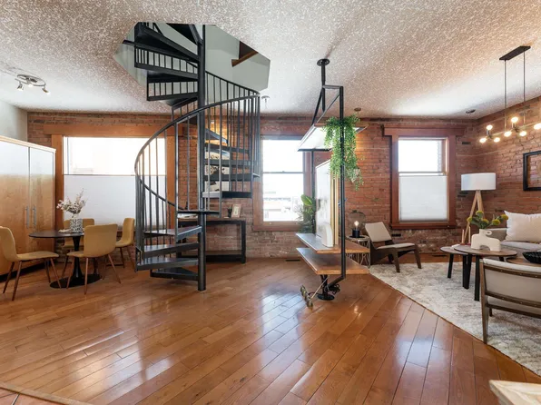 10141 95th St NW #301, Edmonton, AB T5H 2A8