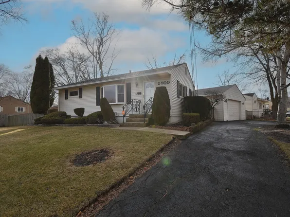 2900 Yeoman St, Waukegan, IL 60087
