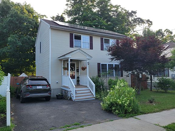 3rd image of 142 Jasper St