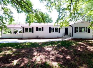 3932 Gracemont Dr, Winston Salem, NC 27106