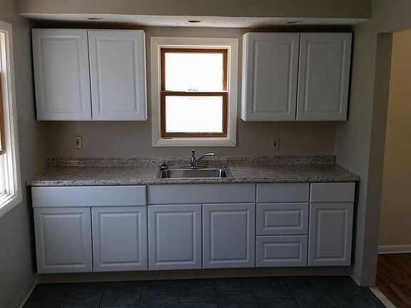 4th image of 26350 Shirley Ave