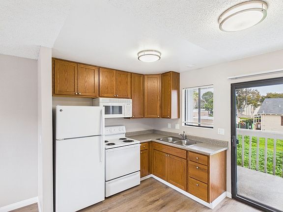 4th image of 411 Park Way #G