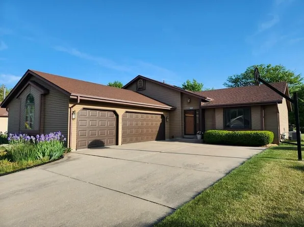 N62W23710 Hickory DRIVE, Sussex, WI 53089