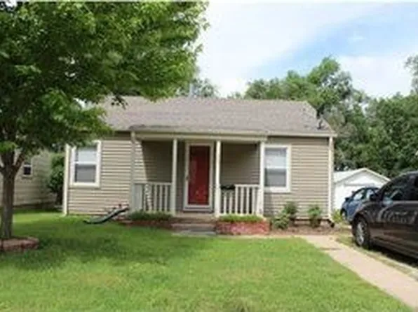 1227 N Henry St, Augusta, KS 67010