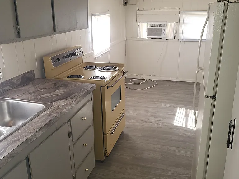 1604 W Royall Blvd #1 — Photo 3