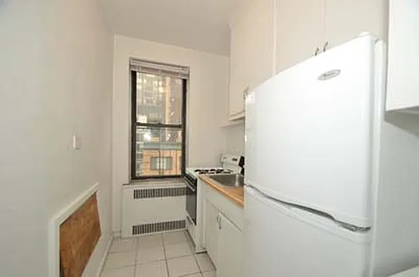 Rented by Buchbinder & Warren | media 4