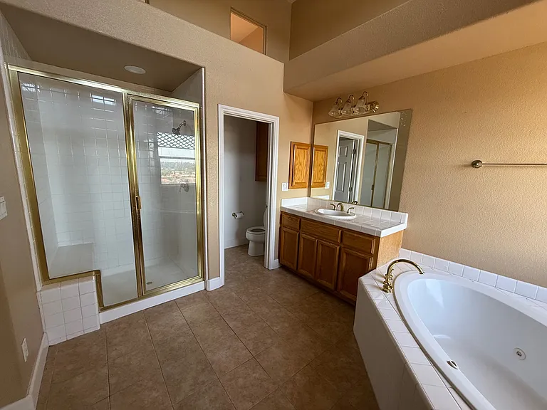 7208 Queen Isabella Ct — Photo 17
