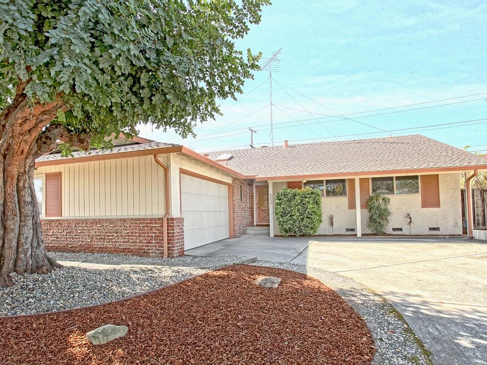 1st image of 3475 Ensalmo Ave