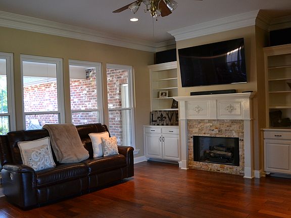4th image of 18040 Lakeside Dr